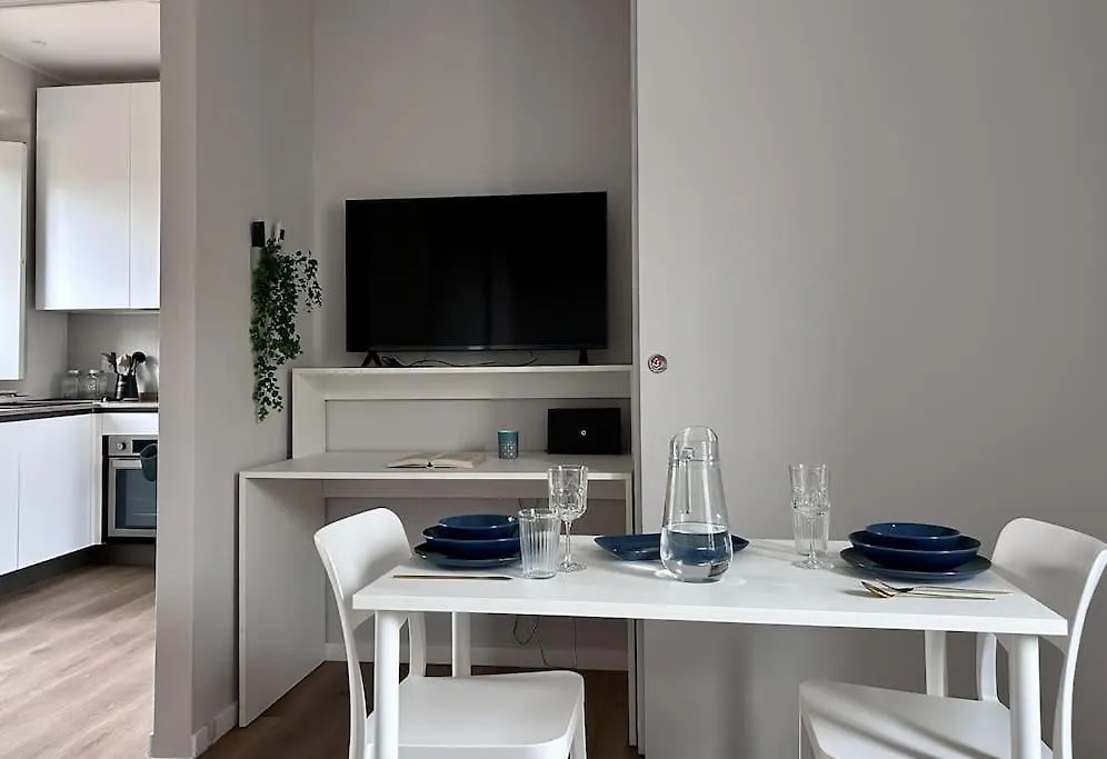 Suite Orione & Andromeda - Pavia City - By Host4U 0*,