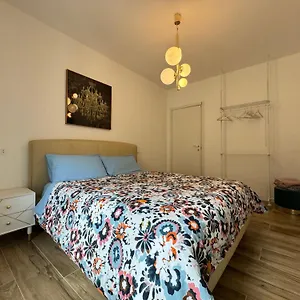 Moderna Ed Elegante Residenza Nel Centro Di Pavia